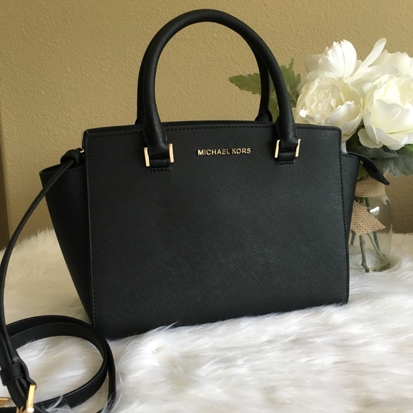 Michael Kors Handbags - Last one✨Michael Kors medium black Selma Satchel